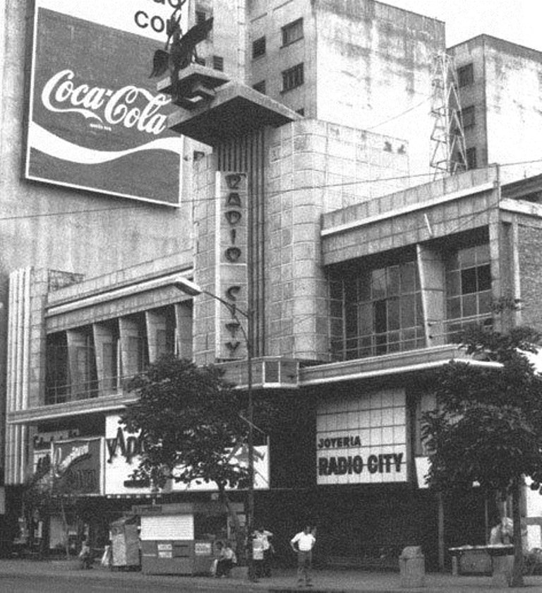 De Plaza Venezuela a Chacaíto: El Tour del Disco