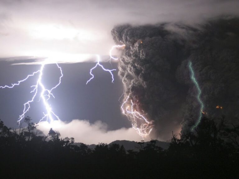La Tormenta de Otoño pasó y “Estranged” de fondo
