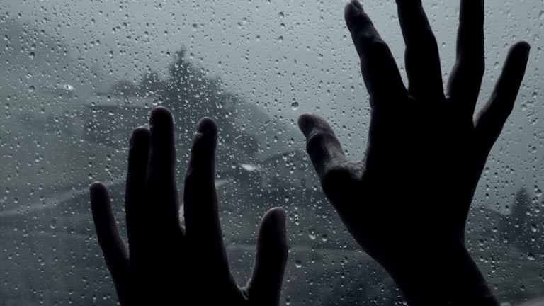 Nunca voy abrazarte de nuevo, lo sé: “I Wish It Would Rain Down”