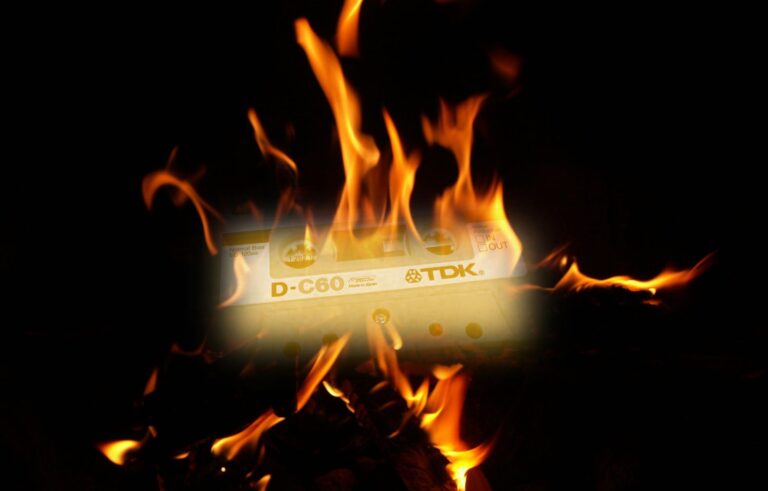 Una “Eternal Flame”, un cassette y un homenaje a un amor puro