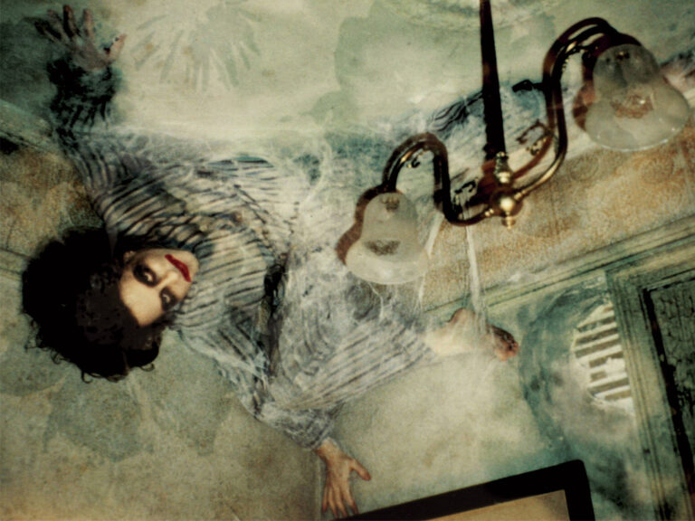 Lullaby de The Cure: Los miedos vienen de donde menos piensas