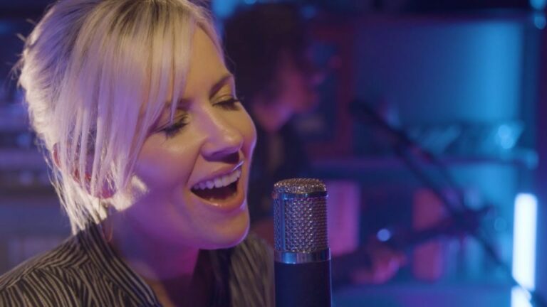 “Here With Me”: Un enigma llamado Dido